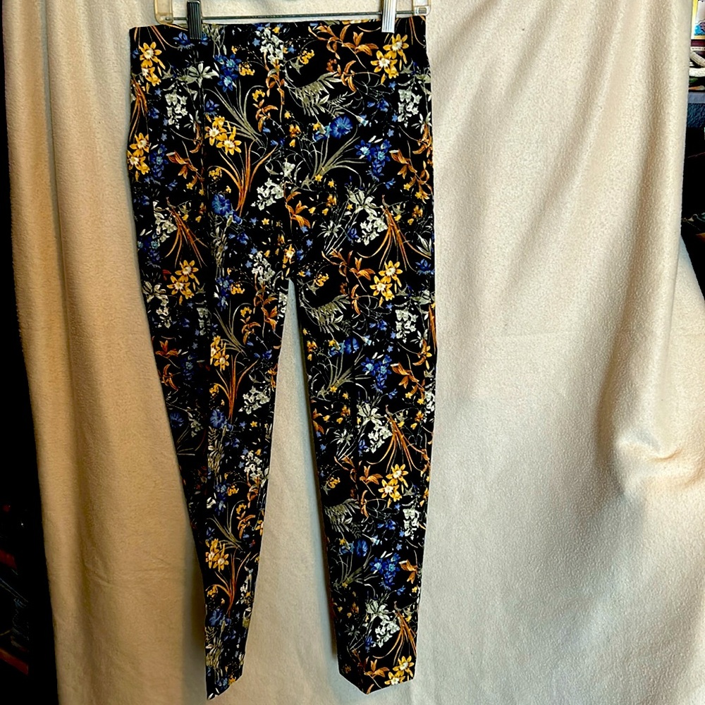 Black blue and gold stretch crop pant